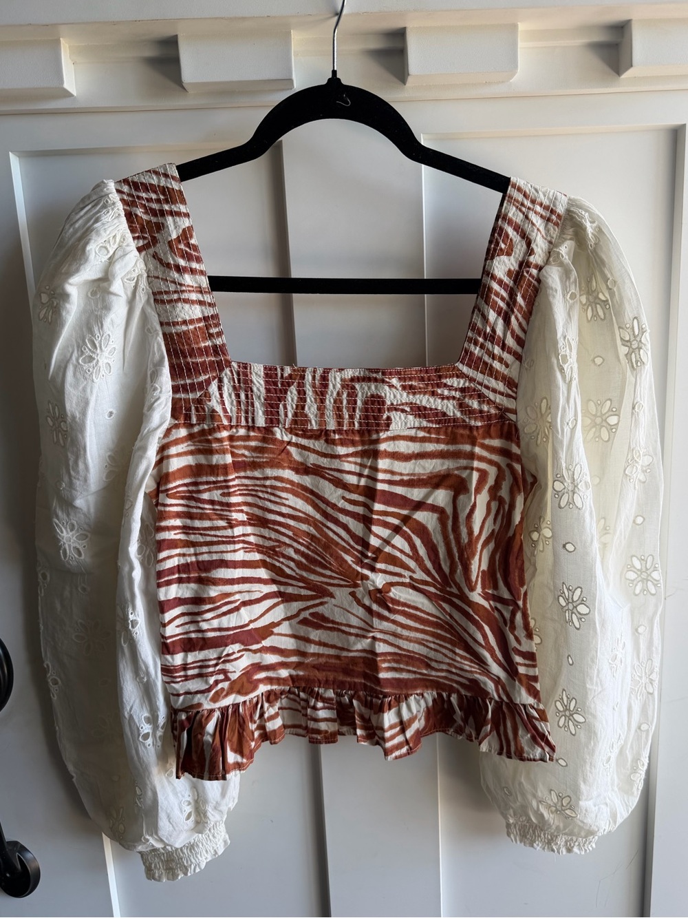 Love the Label Zebra/Eyelet Puff Sleeve Top size S!